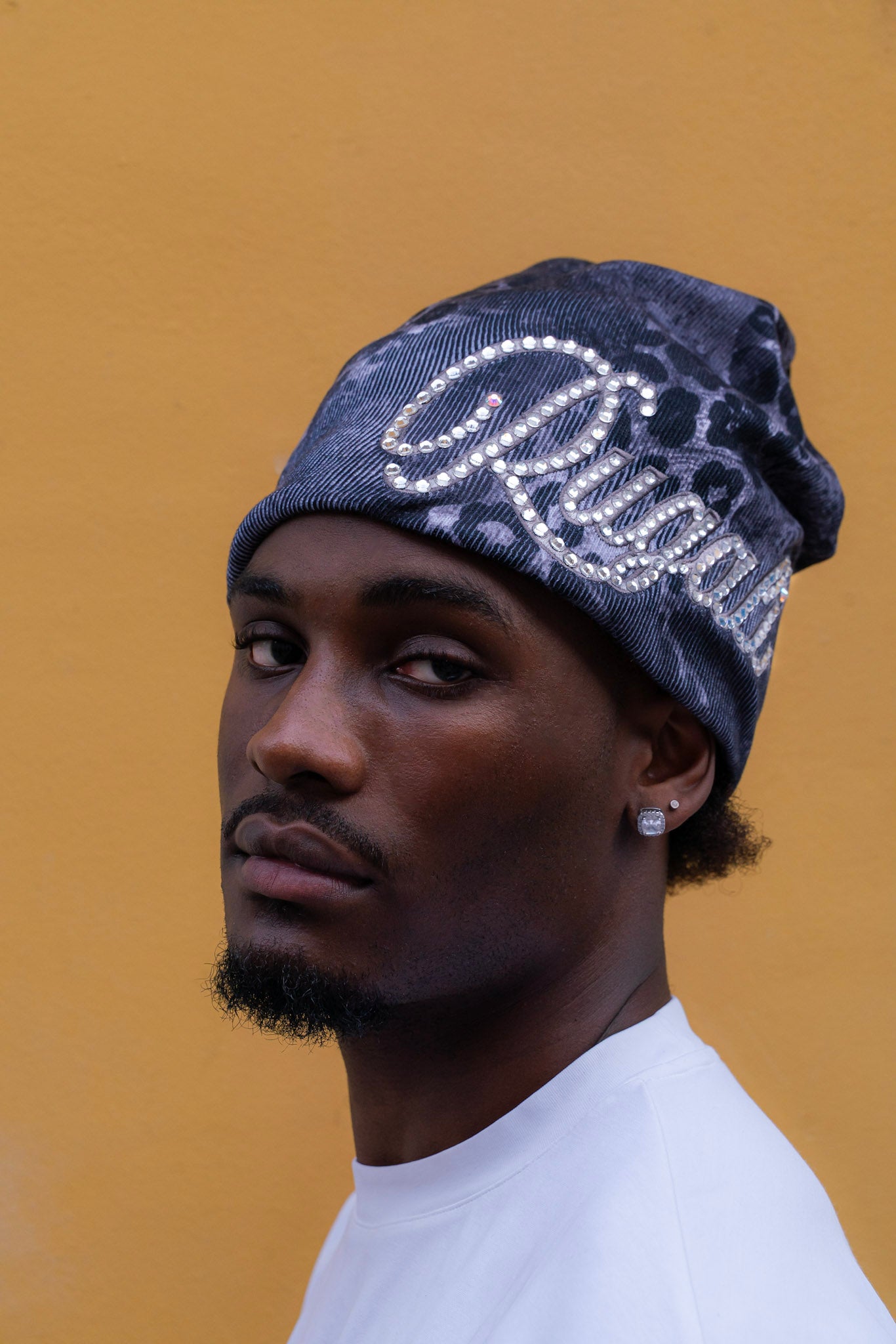 Beanie – Obsidian Grey / Rhinestone Edition